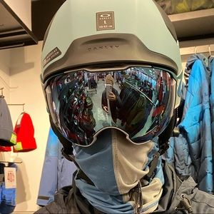 Meet your Posher, Brady